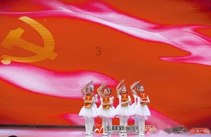 雷佳音：妻子和我挤过10平方米的屋子