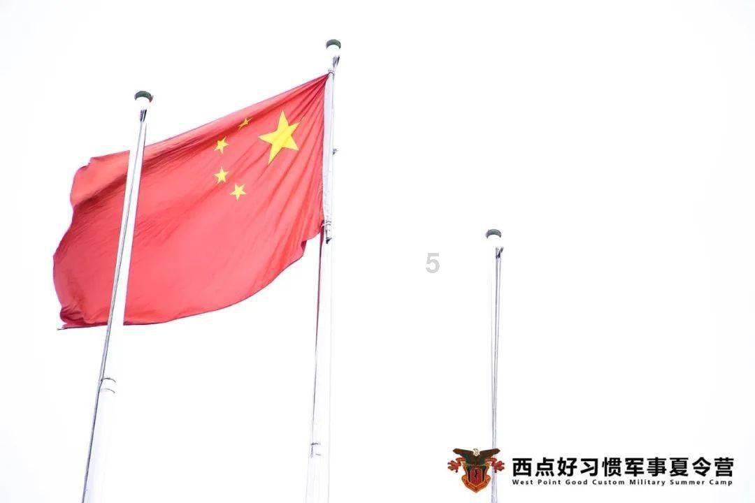 那些无法复刻的瞬间,轮椅男孩被高高举起,像余华举起了他的铁生