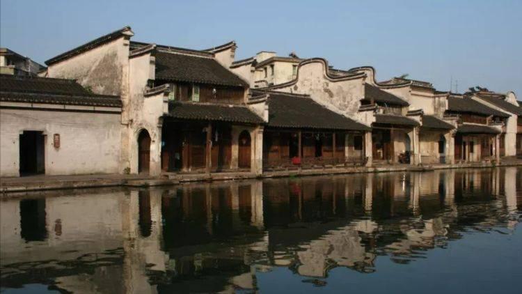 静观万象｜读懂《弱传播》 也许会更容易看懂这个世界